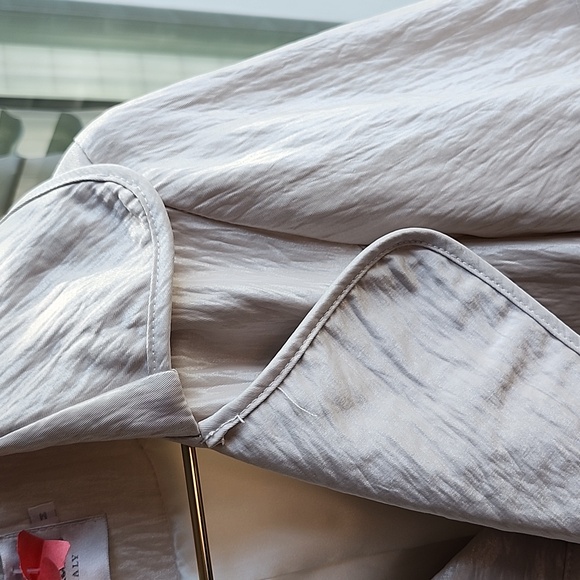 Max Mara Ex Cond & Pro Cleaned Silver Trench Dress Coat, M/6, $150 - Picture 12 of 17